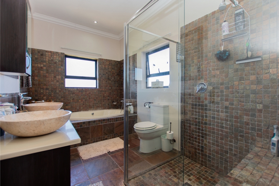 5 Bedroom Property for Sale in Myburgh Park Western Cape